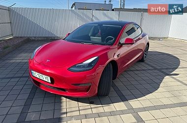 Tesla Model 3  2022