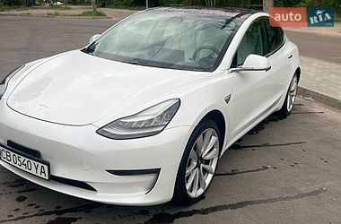 Tesla Model 3  2019