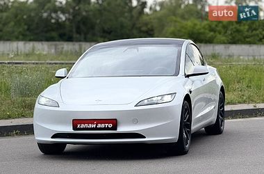 Tesla Model 3  2025