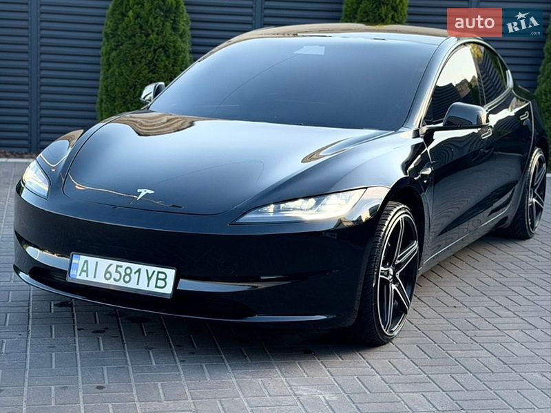 Tesla Model 3 2024
