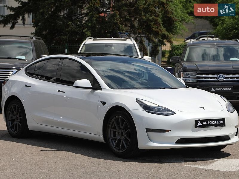 Седан Tesla Model 3 2021 в Харькове