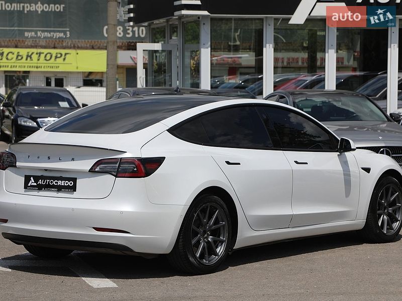 Седан Tesla Model 3 2021 в Харькове
