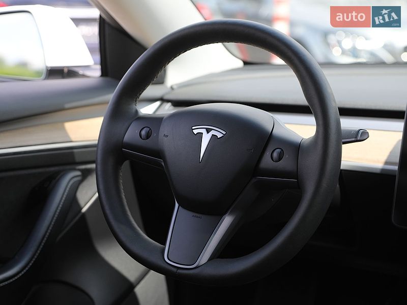 Седан Tesla Model 3 2021 в Харькове