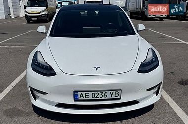 Tesla Model 3  2018
