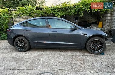 Tesla Model 3  2022