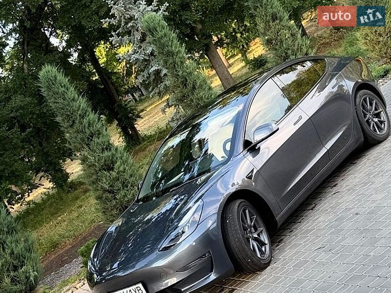 Седан Tesla Model 3 2022 в Измаиле