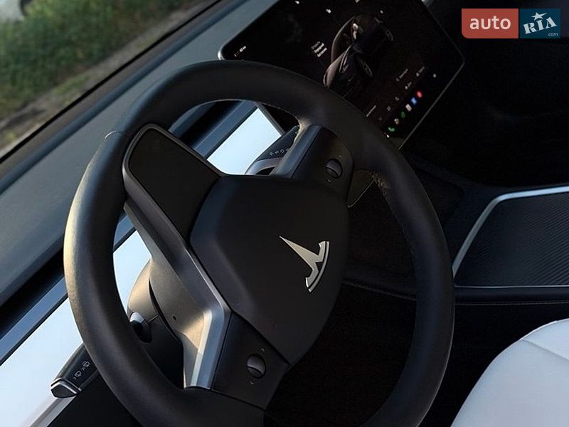 Седан Tesla Model 3 2022 в Измаиле