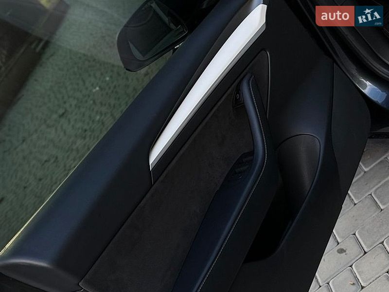Седан Tesla Model 3 2022 в Измаиле