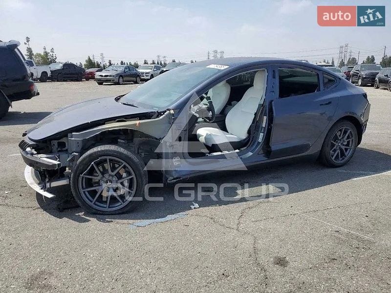Седан Tesla Model 3 2022 в Измаиле