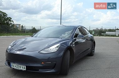 Tesla Model 3 2020