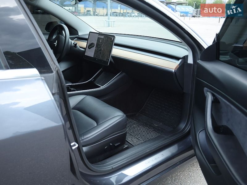Седан Tesla Model 3 2020 в Харкові