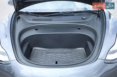 Седан Tesla Model 3 2020 в Харкові