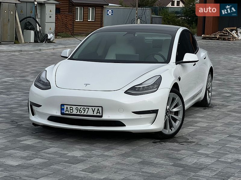 Tesla Model 3 2020