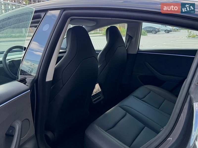Седан Tesla Model 3 2024 в Киеве