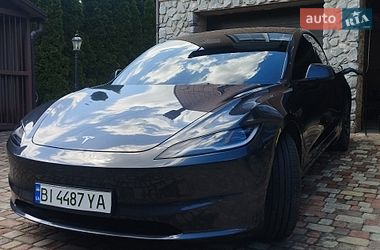 Tesla Model 3  2024
