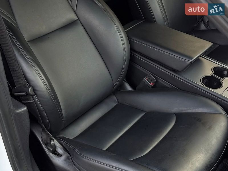 Седан Tesla Model 3 2021 в Запоріжжі