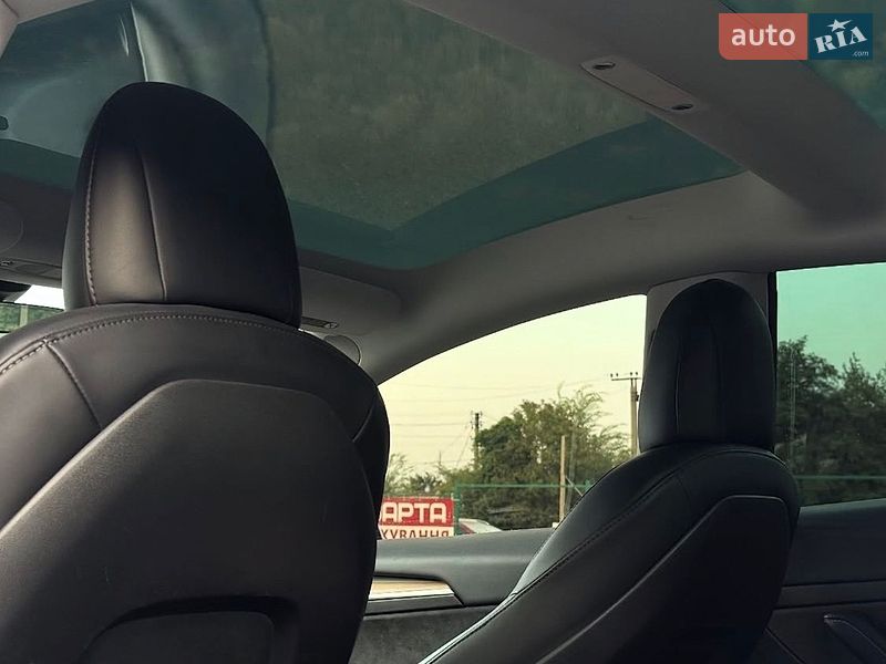 Седан Tesla Model 3 2021 в Запоріжжі