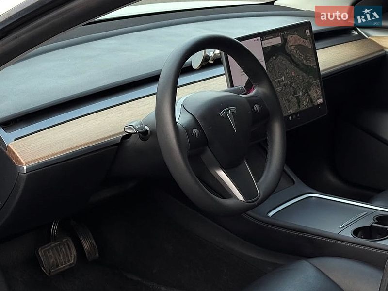 Седан Tesla Model 3 2021 в Запоріжжі