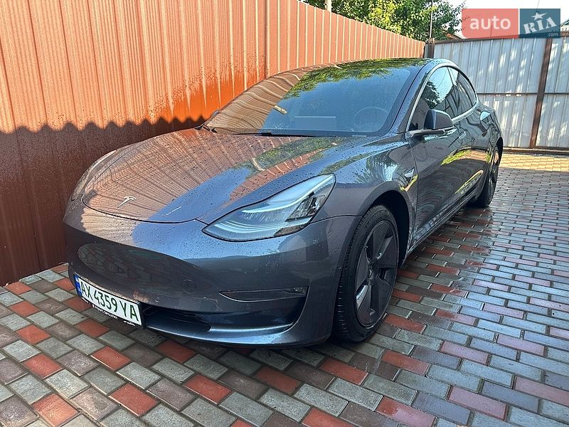 Седан Tesla Model 3 2020 в Харкові