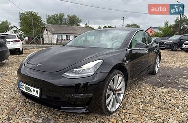 Tesla Model 3  2018