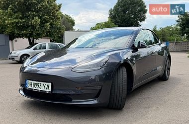 Tesla Model 3  2022