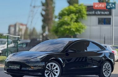 Tesla Model 3  2021