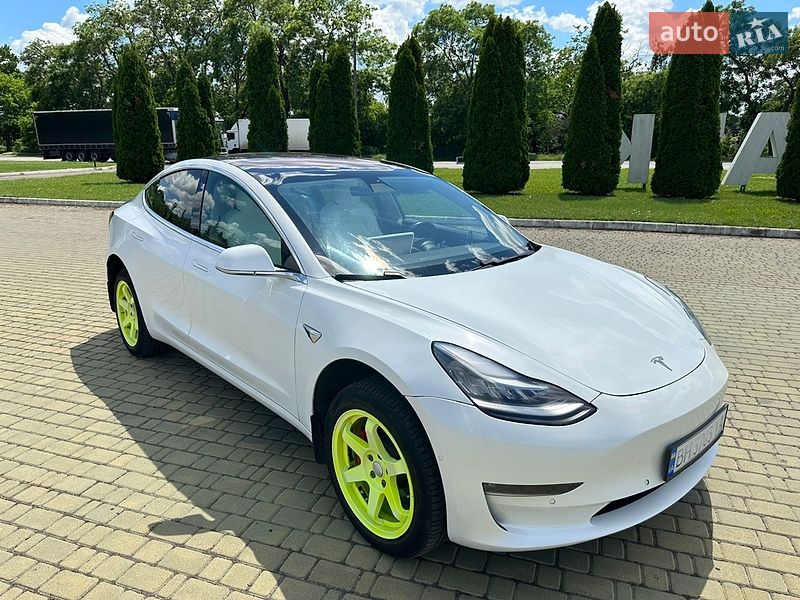 Tesla Model 3 2019