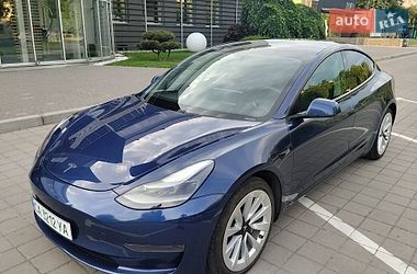 Tesla Model 3  2021