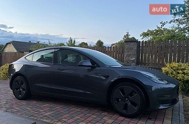 Tesla Model 3  2021