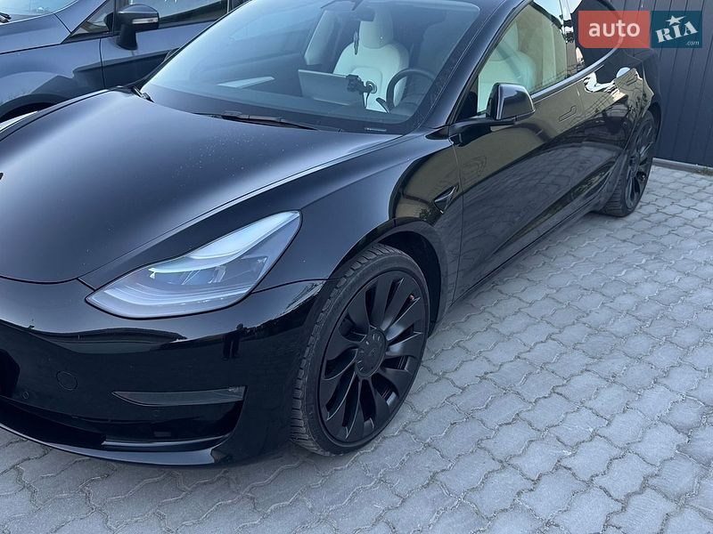 Tesla Model 3 2022