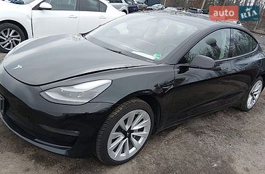 Tesla Model 3  2022