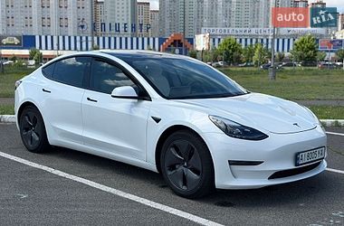 Tesla Model 3  2020
