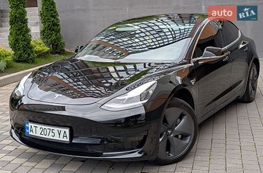Tesla Model 3  2019