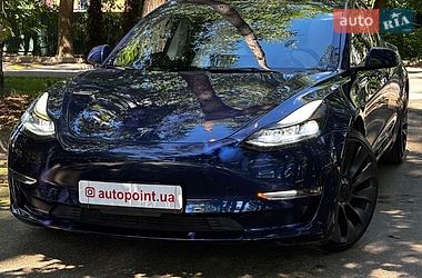 Tesla Model 3  2022