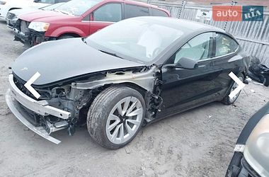 Седан Tesla Model 3 2023 в Львове