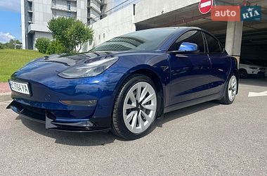 Tesla Model 3  2022