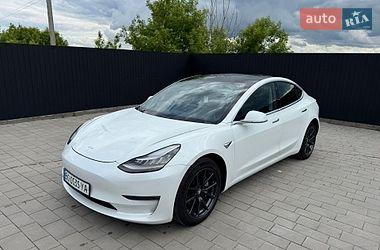 Tesla Model 3  2019