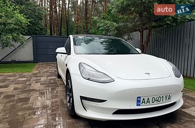 Tesla Model 3  2021