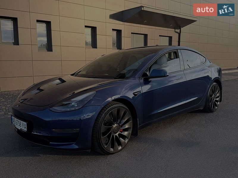 Седан Tesla Model 3 2022 в Кривом Роге