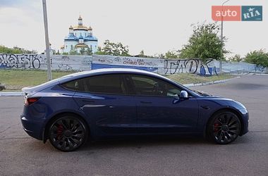 Седан Tesla Model 3 2022 в Кривом Роге