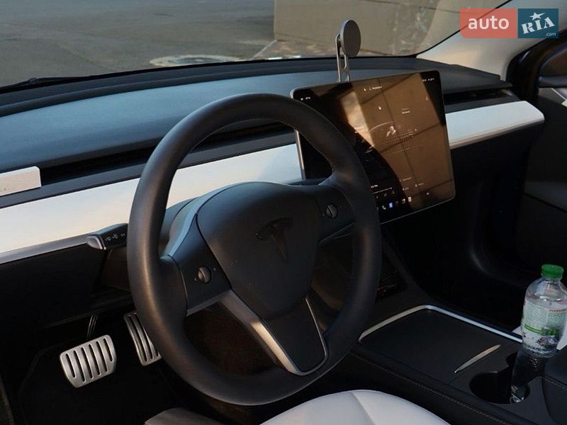 Седан Tesla Model 3 2022 в Кривом Роге