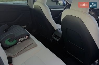 Седан Tesla Model 3 2022 в Кривом Роге