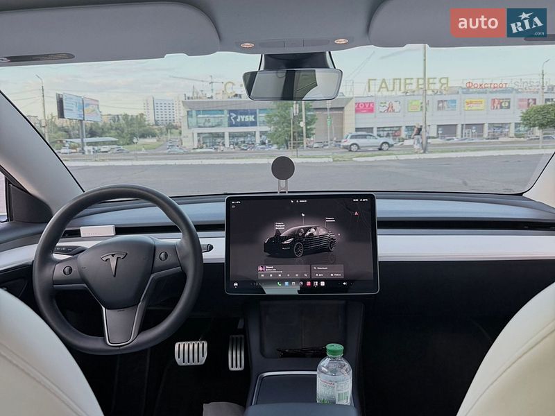Седан Tesla Model 3 2022 в Кривом Роге