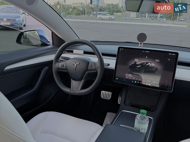 Седан Tesla Model 3 2022 в Кривом Роге