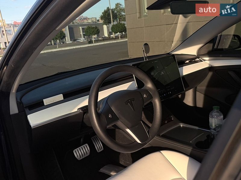 Седан Tesla Model 3 2022 в Кривом Роге