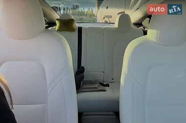 Седан Tesla Model 3 2022 в Кривом Роге