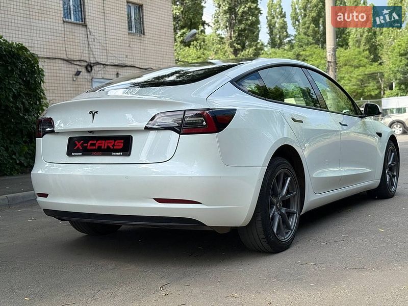 Седан Tesla Model 3 2021 в Одессе