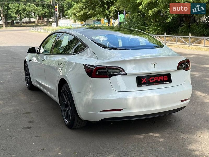 Седан Tesla Model 3 2021 в Одессе