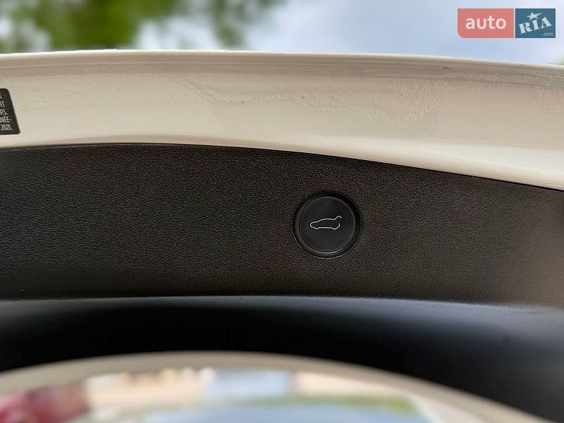 Седан Tesla Model 3 2021 в Одессе