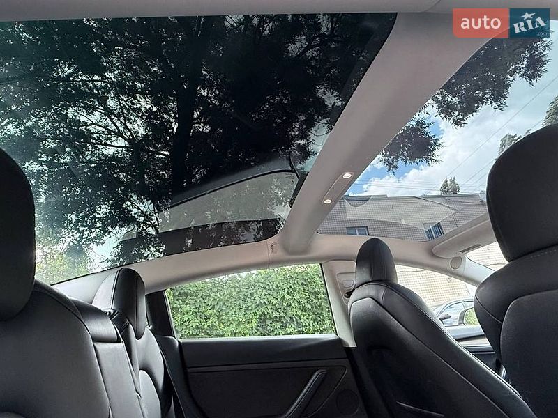 Седан Tesla Model 3 2021 в Одессе